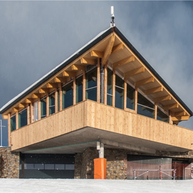 Construcción edificio de servicios en el “Coll de la Botella”